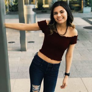 Meet your Posher, Emily